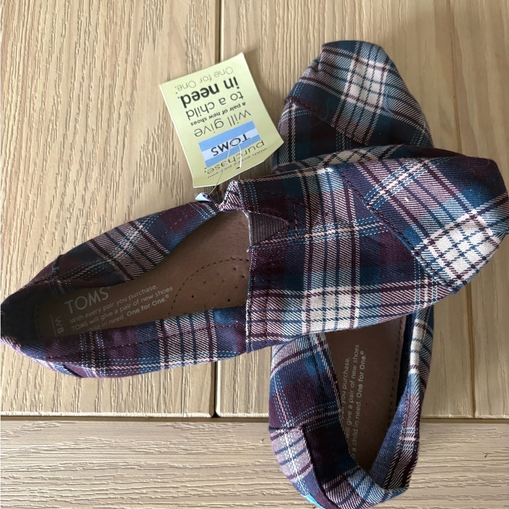 Brand New with Tags Women’s Plaid Toms - Picture 2 of 3
